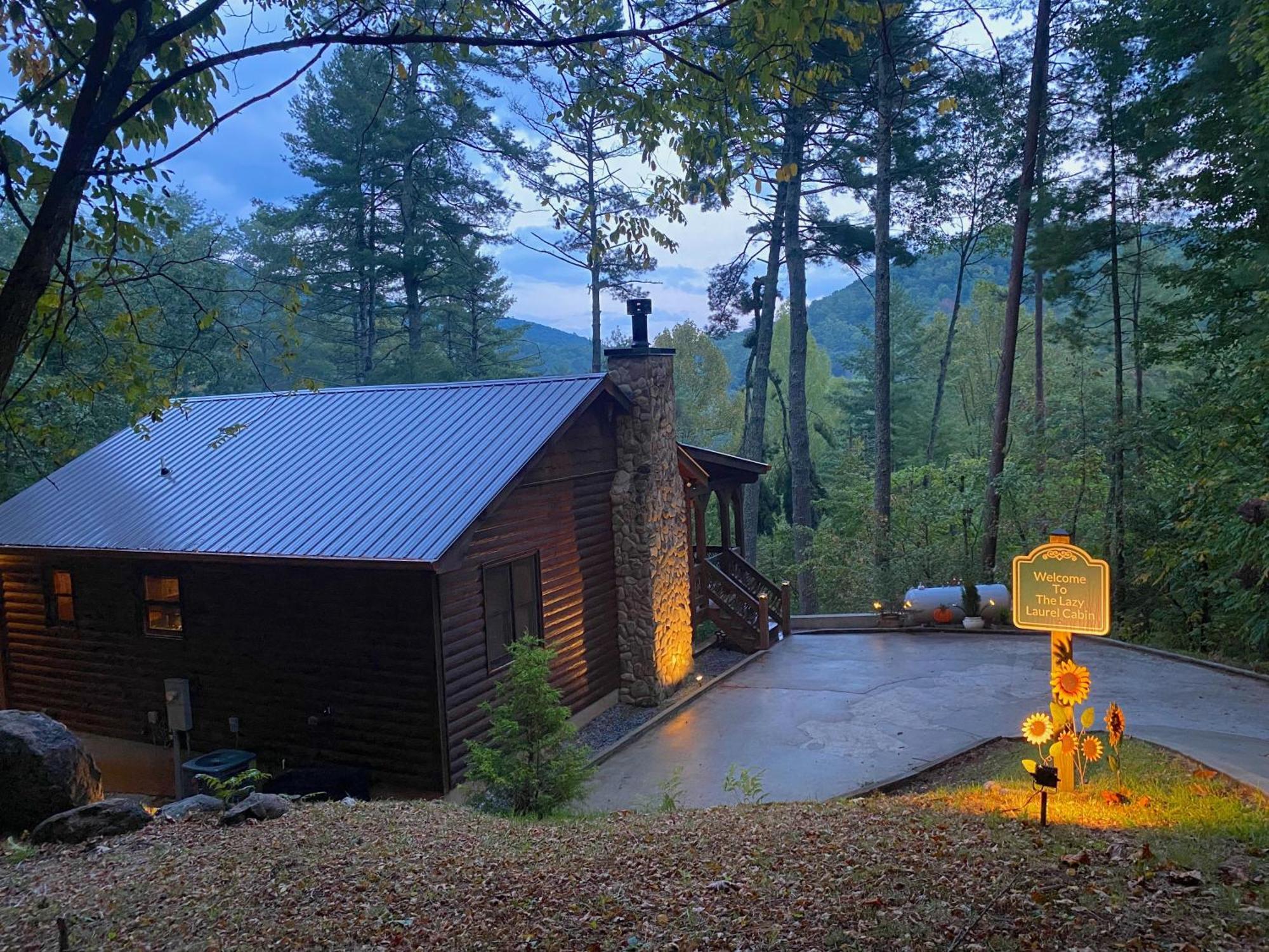 The Cozy Lazy Laurel With Year-Round Mountain Views, Hot Tub, Fire Pit Vila Cherry Log Exterior foto